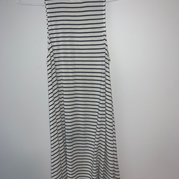 Garage Dress - Picture 2 of 2